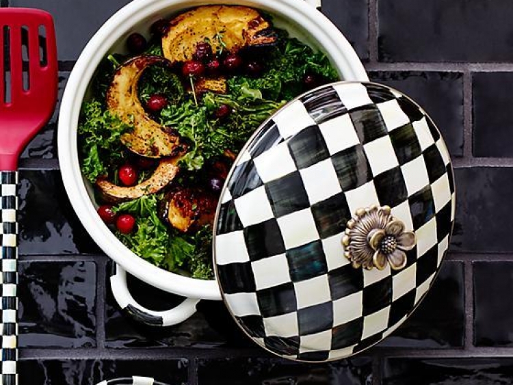 Courtly Check Enamel Casserbole - Medium