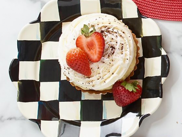 Courtly Check Enamel Petal Salad/Dessert Plate