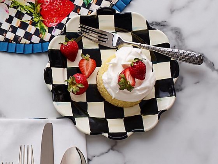 Courtly Check Enamel Petal Salad/Dessert Plate