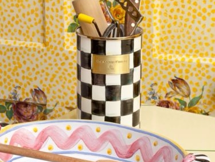 Courtly Check Enamel Utensil Holder