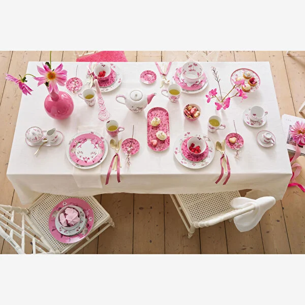 Jolie Pembe Yumurtalık