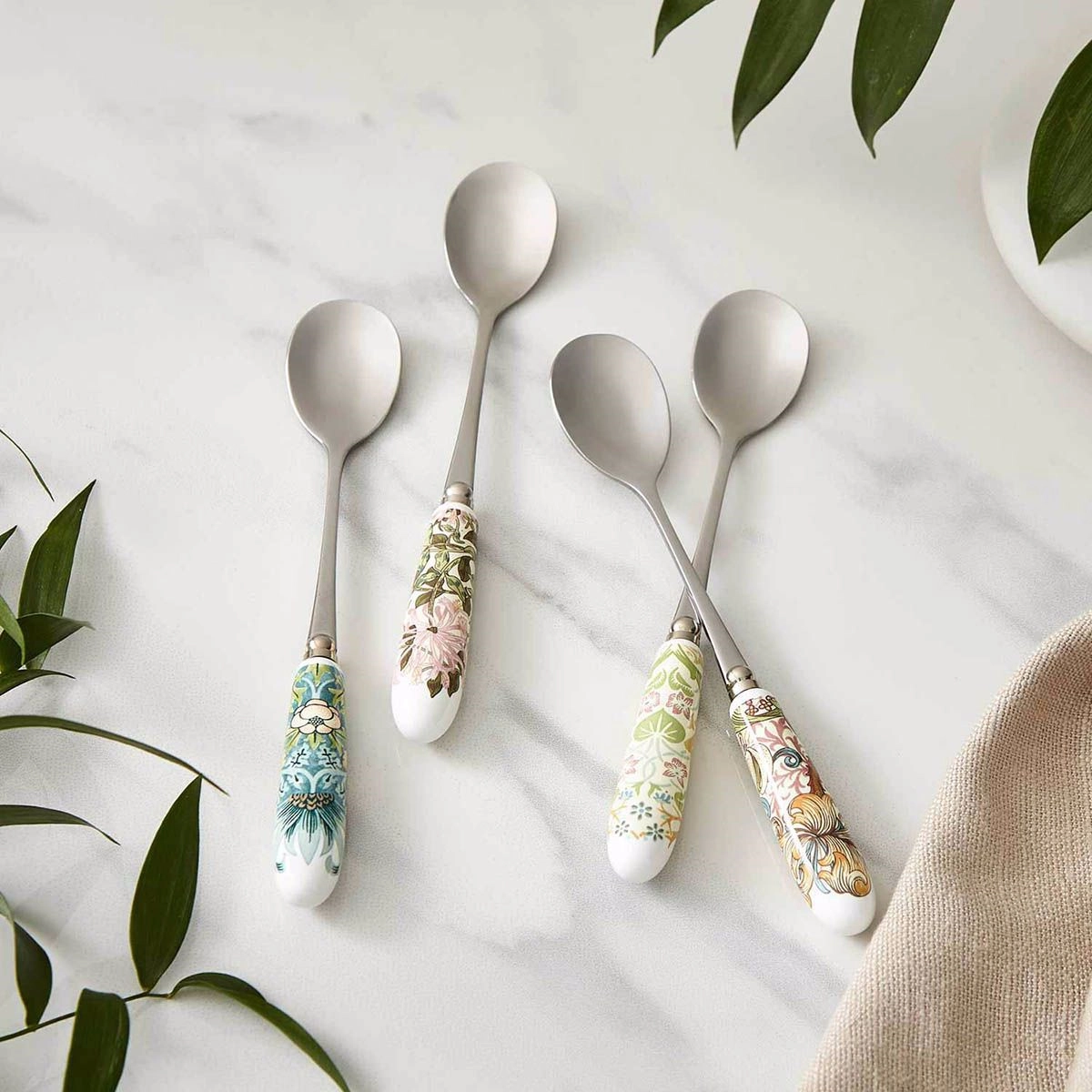 Spode Morrıs & Co 15.5 Cm - 4Lu Porselen Saplı Cay Kasıgı Setı